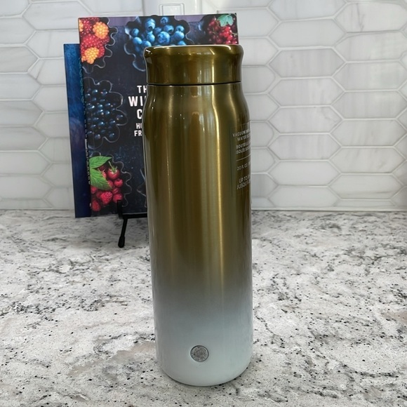 2024 Holiday Gold and White Gradient SS Water Bottle. NWT, HTF. Very classy. - Picture 2 of 8